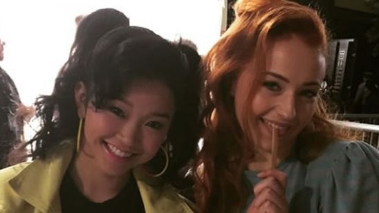 Imagem da notícia Jean Grey e Jubileu posam em foto dos bastidores de X-Men: Apocalypse