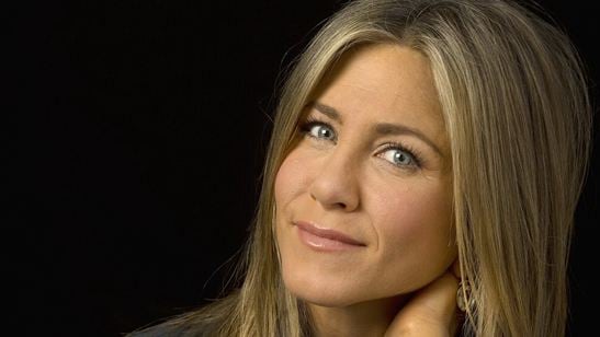 Jennifer Aniston negocia para estrelar filme sobre mamães malvadas