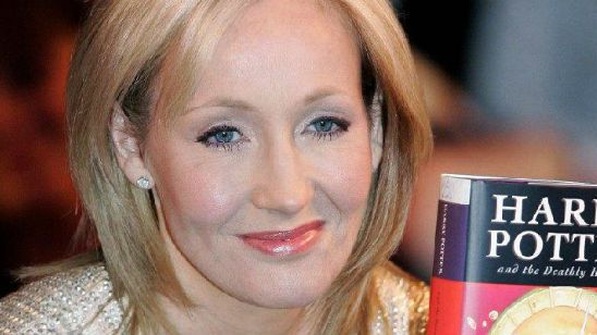 Imagem da notícia Surpresa! Harry Potter vai ganhar uma peça de teatro produzida por J.K. Rowling