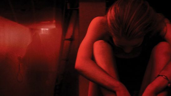 Imagem da notícia Exclusivo: Assista à morte de Charlie na angustiante cena legendada de A Forca