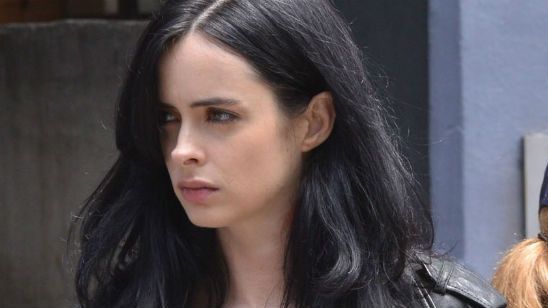 Imagem da notícia Jessica Jones: Krysten Ritter aparece ensanguentada em novas fotos no set de filmagens