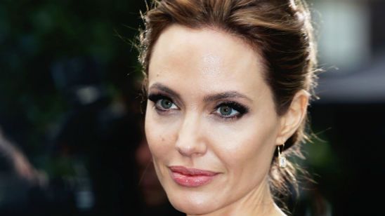 Imagem da notícia Angelina Jolie vai dirigir filme sobre genocídio no Camboja para Netflix