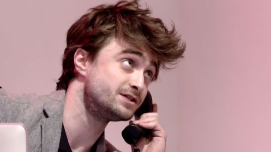 Imagem da notícia Daniel Radcliffe participa de pegadinha e é recepcionista por um hora