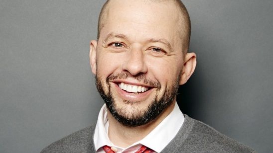Imagem da notícia Veja primeira imagem de Jon Cryer no set de NCIS!
