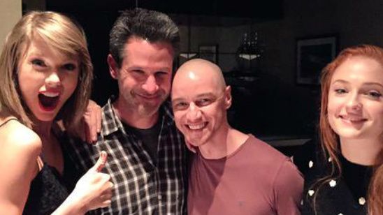 Imagem da notícia Taylor Swift posa com elenco de X-Men e desperta rumores sobre participação na franquia