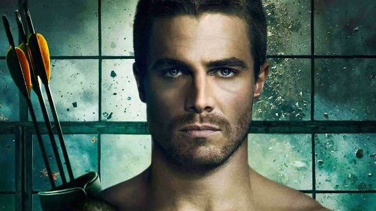 Imagem da notícia Arrow: Stephen Amell sofre lesão no rosto