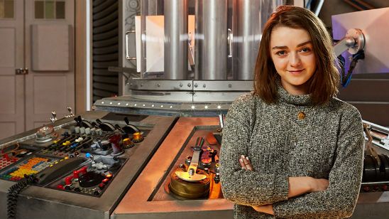 Imagem da notícia Cuidado com ela! Maisie Williams ameaça dar spoilers de Game Of Thrones para os colegas de Doctor Who