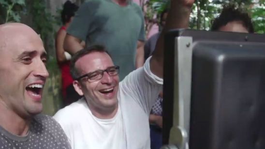 Imagem da notícia Exclusivo: Paulo Gustavo entrega quentinhas em clipe de Vai que Cola – O Filme