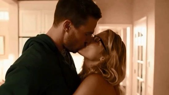 Imagem da notícia Oliver é convidado a abraçar seu lado sombrio no novo trailer de Arrow