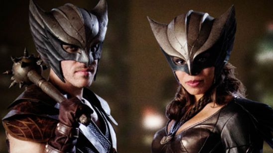 Imagem da notícia Legends of Tomorrow: Veja a primeira foto oficial da Mulher-Gavião e do Gavião Negro