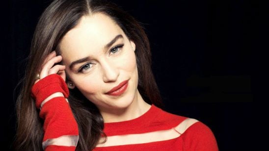 Imagem da notícia Emilia Clarke nega ser avessa a cenas de sexo em Game of Thrones e rebate afirmação de veículo em rede social