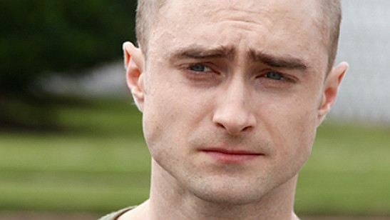 Daniel Radcliffe surge careca em primeira foto de Imperium