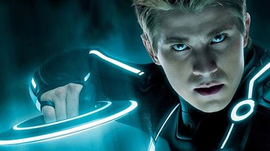 Imagem da notícia Garrett Hedlund reacende a esperança no coração dos fãs de Tron