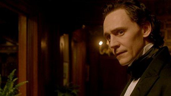 Imagem da notícia Entrevista exclusiva: "A Colina Escalate é um romance gótico muito sincero", diz Tom Hiddleston
