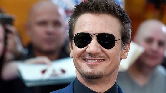 Jeremy Renner esclarece polêmica sobre desigualdade de gênero e afirma: "Precisamos nos unir"