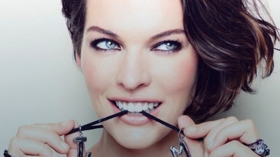 Imagem da notícia Milla Jovovich aparece velhinha em imagem de Resident Evil: The Final Chapter