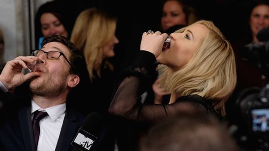 Imagem da notícia Jennifer Lawrence conta como se preparou para gravar cena de sexo com Chris Pratt