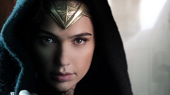 Imagem da notícia Mulher-Maravilha divulga primeira imagem oficial e elenco completo