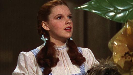 Imagem da notícia Vestido de Dorothy de O Mágico de Oz é leiloado a um preço milionário