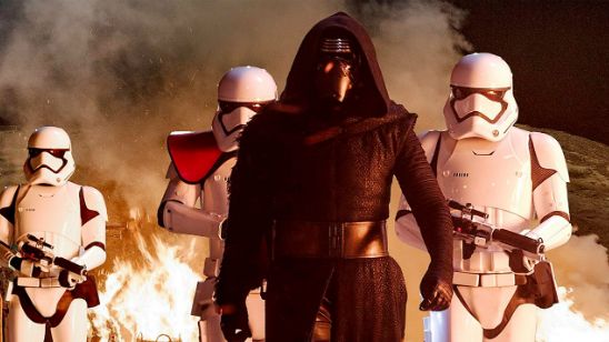Imagem da notícia Star Wars - O Despertar da Força arrecada 1 bilhão de dólares e quebra novos recordes