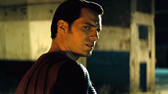 Imagem da notícia Batman ainda quer saber se o Superman sangra em novos vídeos de A Origem da Justiça 