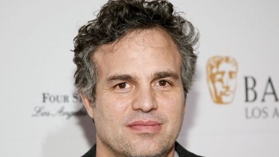 Imagem da notícia Mark Ruffalo dá a entender que Cate Blanchett vai mesmo enfrentar Thor em Ragnarok