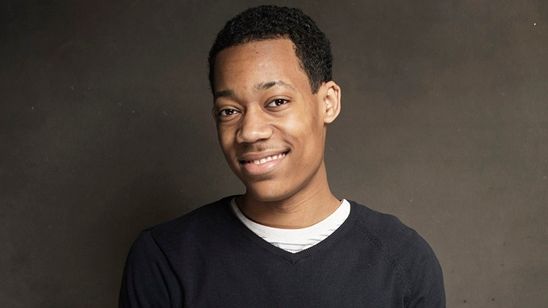 Imagem da notícia O Chris Odeia Todo Mundo: Tyler James Williams publica mensagem ameaçando bloquear brasileiros no Instagram
