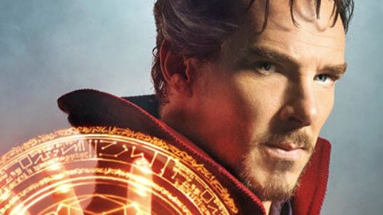 Benedict Cumberbatch surge de uniforme no set de filmagens do Doutor Estranho