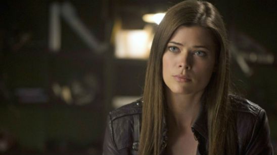 Imagem da notícia Atriz de The Flash é escolhida como protagonista do piloto de Frequency, adaptação de Alta Frequência.