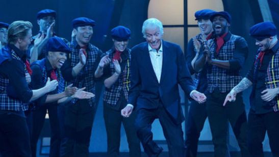 Após 50 anos, Dick Van Dyke recria cena musical de Mary Poppins