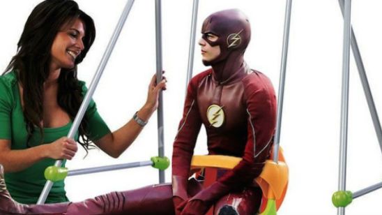 Imagem da notícia The Flash: Foto de Barry Allen "triste" vira meme na internet