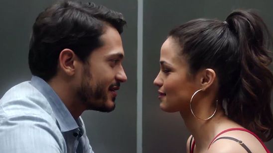 Imagem da notícia Exclusivo: Cena inicial de Apaixonados tem encontro amoroso e canção de Daniela Mercury