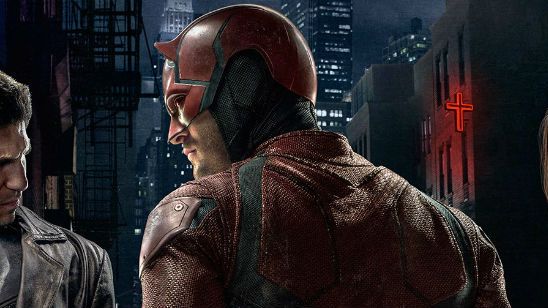 Imagem da notícia Demolidor: Novo cartaz revela os uniformes de Justiceiro e Elektra