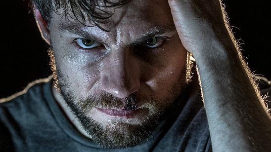 Outcast é renovada para a segunda temporada