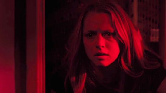 Imagem da notícia "Você estava certo em ter medo do escuro", afirma trailer sinistro de Quando as Luzes se Apagam