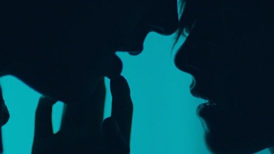 Imagem da notícia Equals: Trailer tem "filtro Instagram", Kristen Stewart, Nicholas Hoult e um amor impossível