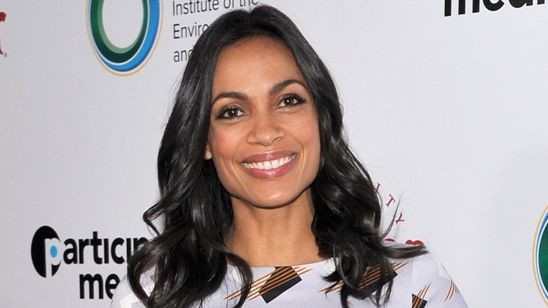 Imagem da notícia Rosario Dawson é presa durante ato em defesa da democracia nos Estados Unidos