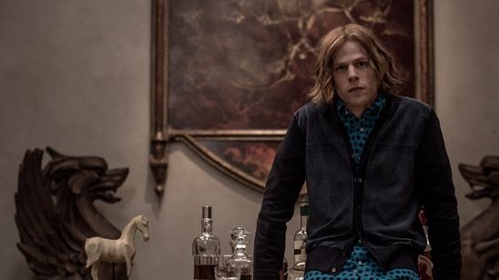 Imagem da notícia Jesse Eisenberg ainda não viu Batman Vs Superman - A Origem da Justiça