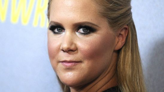 Imagem da notícia Amy Schumer se arrependeu de ter escrito Descompensada após tiroteio em sessão do filme nos Estados Unidos