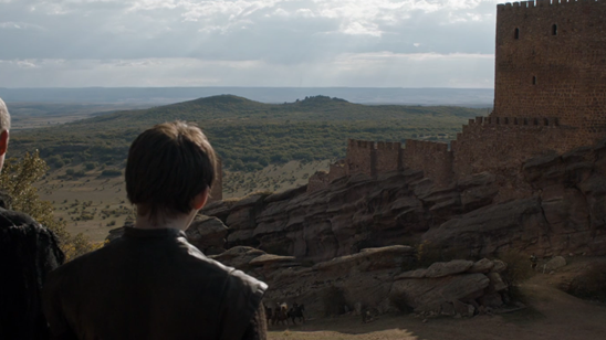 Imagem da notícia Produtores e elenco de Game of Thrones comentam Torre da Alegria e Jon Snow