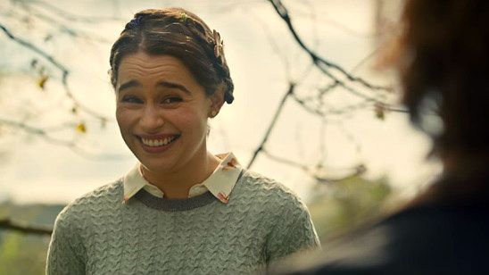 Imagem da notícia Emilia Clarke mostra seu lado fofo em novos clipes do romance Como Eu Era Antes de Você