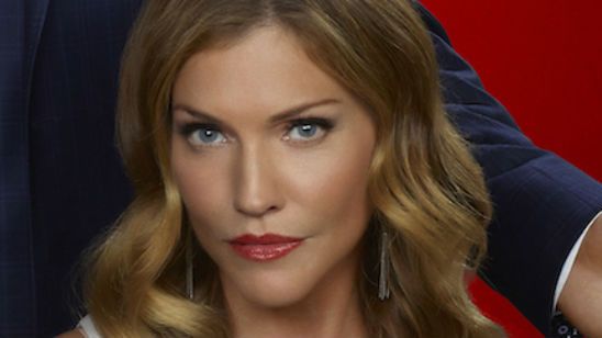 Imagem da notícia Tricia Helfer é promovida para o elenco regular de Lucifer