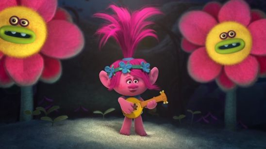 Imagem da notícia Comic-Con 2016: Monstrinhos cantam "The Sound Of Silence" em novo clipe da animação Trolls