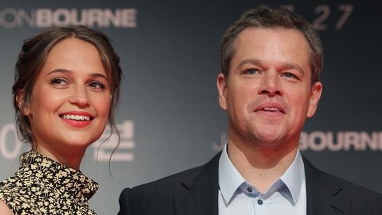 Paul Greengrass diz que o futuro da franquia Bourne está em Alicia Vikander e Riz Ahmed