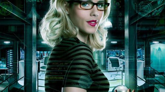 Imagem da notícia Emily Bett Rickards revela que Felicity terá novo interesse amoroso em Arrow