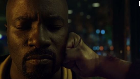 Imagem da notícia Luke Cage: Trailer oficial apresenta história de origem do herói e novos vilões