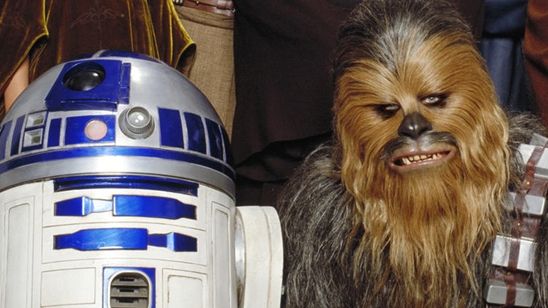 Imagem da notícia Peter Mayhew publica emocionante tributo a Kenny Baker