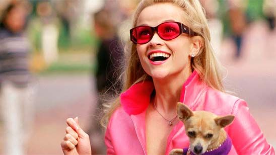 Imagem da notícia Reese Witherspoon "está pensando" sobre Legalmente Loira 3
