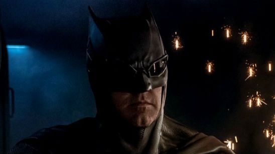 Imagem da notícia Liga da Justiça: Zack Snyder publica imagem do novo uniforme do Batman