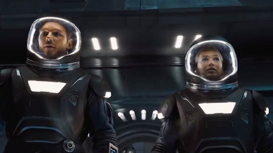 Imagem da notícia Passageiros: Flerte, drama e tensão marcam primeiro trailer de sci-fi com Jennifer Lawrence e Chris Pratt